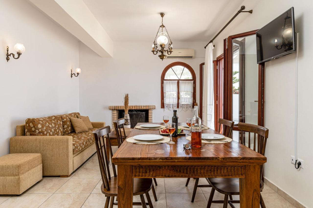 Villa Of Roses In Naxos - Private Villa With Pool Naxos City Εξωτερικό φωτογραφία